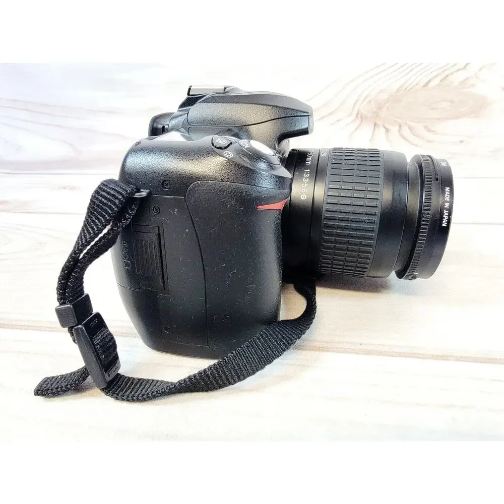 Nikon D50 Black DSLR Camera with Nikon AF Nikkor 28-80mm f/3.3-5.6G ED Lens
